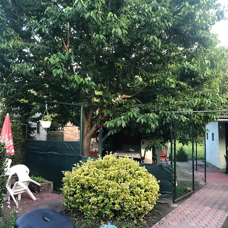 Kucko Apartman Балатонфёльдвар